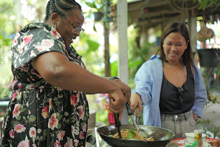 BANGKOK: Canal Tour and Cooking Fun