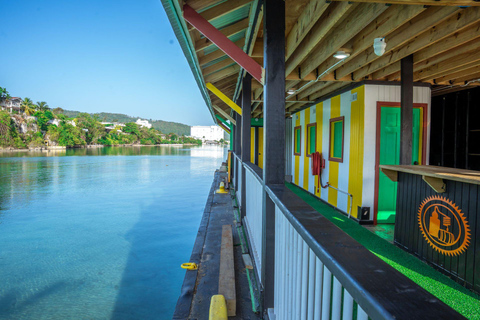 Montego Bay : Poko Loko Floating Bar Island Chill TourMontego Bay : Excursion détente sur l&#039;île du bar flottant Poko Loko