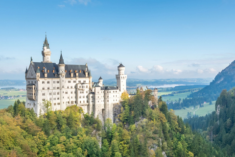 Neuschwanstein Castle: Fast Track Ticket + Illustrated Book