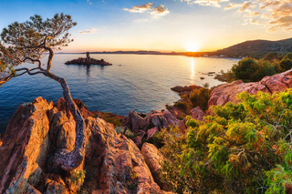 Saint-Raphaël: private Bootsfahrt mit Aperitif und Sonnenuntergang