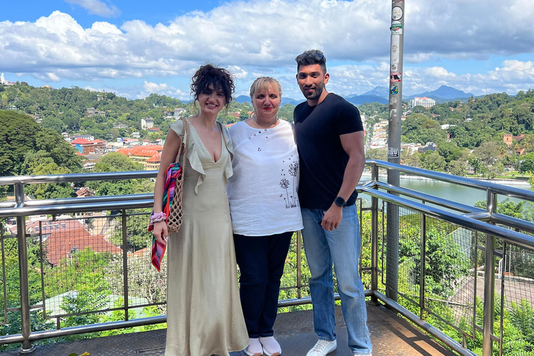 Kandy: Private City Tour with Cultural Dance Show