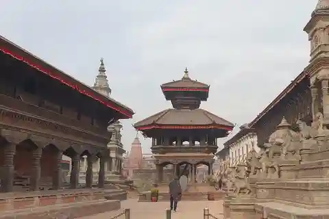 Tour culturale di Kathmandu di 4 giorni ed escursione facile sulle vette dell'Himalaya
