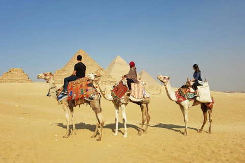 Depuis Hurghada : excursion privée d'une journée au Caire avec repas