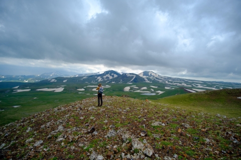 Les joyaux cachés de l'Arménie : Tournée de tournage par drone à Garni