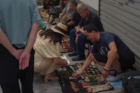 Hangzhou Ghost Market Adventure: Antique Hunt & Bargain