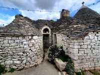 From Brindisi, Alberobello Ostuni Locorotondo, guided tour - Housity