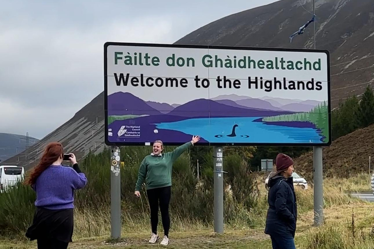 From Edinburgh: 2-Day Highlands Tour with Hogwarts Express 2 Guests Twin Room with 2 Single Beds and a Private Bathroom