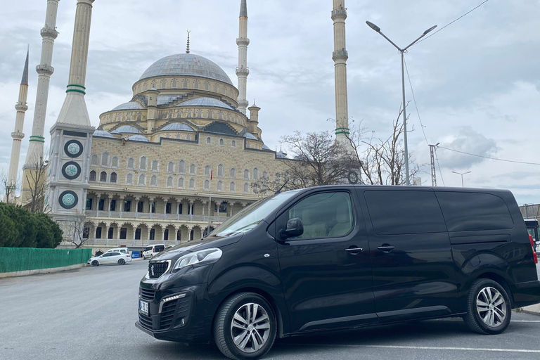 Istanbul: Minivan Transfer from Istanbul Airport