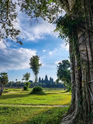 Full Day: From Dawn to Dusk: Angkor's Sunset Timeless Beauty