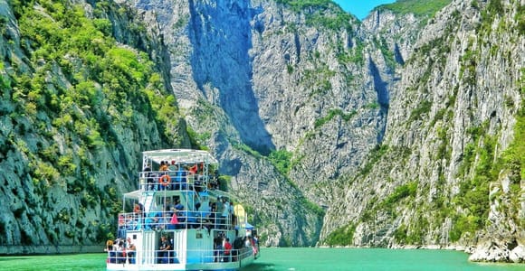 Golem/Durrës: Komani Lake Boat Tour