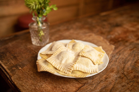 Florencja: Zajęcia z makaronu i tiramisu z nieograniczoną ilością winaLekcja gotowania makaronu i tiramisu bez Sant&#039;Amborgio Market