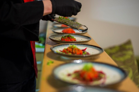 Saboreie o jantar de 10 pratos na cozinha do chef