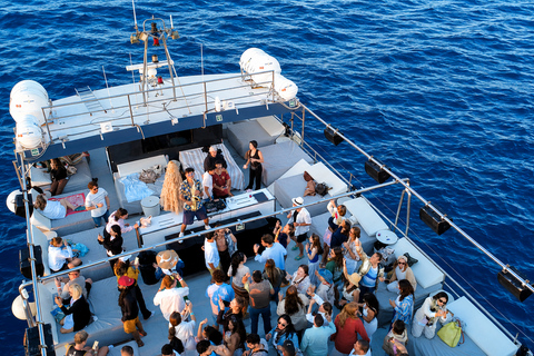 Ibiza: Boat to Formentera with VIP bed, open bar, breakfast, lunch, dinner Full Experience with Sunset (in advance, phase 3)