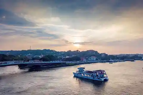 Goa: Sunset Cruise with Live Music, Dance and Cruise Sailing