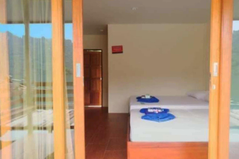 Khao Sok: Overnight Raft House Cheow Lan Lake & Coral Cave Option 1: Join Trip Raft House with Fan & *Shared Bathroom