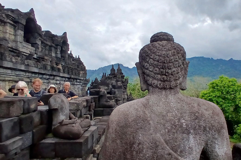 Yogyakarta: Palace, Taman Sari, & Borobudur Day Trip