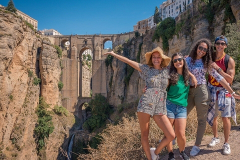 Depuis Malaga : Ronda et Setenil de las BodegasMalaga : Excursion guidée d'une journée à Ronda