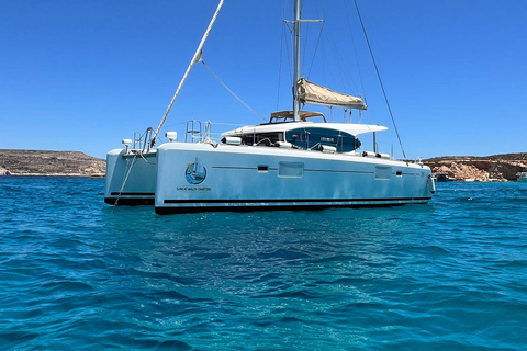 St. Paul's Bay: Half-Day Luxury Catamaran Tour with Drinks