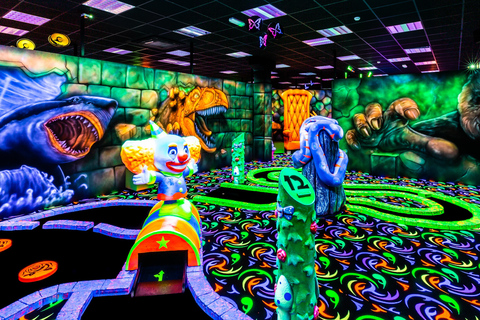 Rotterdam: Glow in the Dark Minigolf