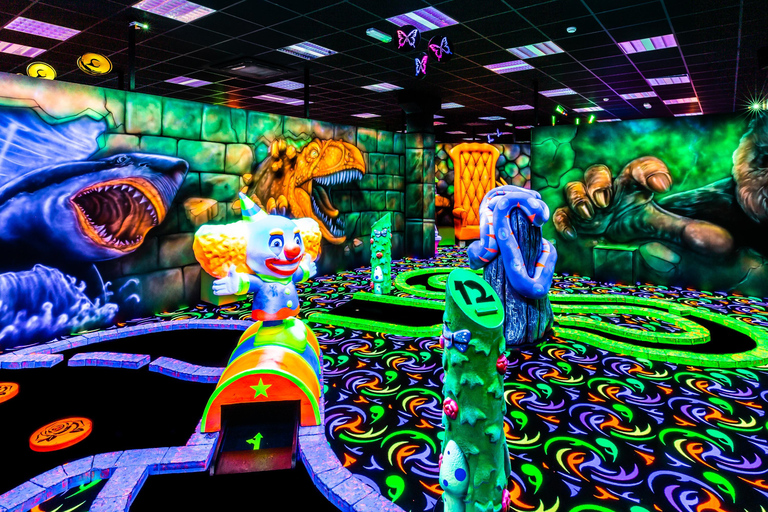 Rotterdam: Glow in the Dark Minigolf