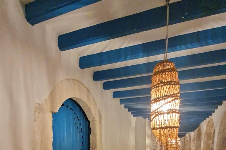 HoumetSouk: Tempo livre no mercado e chá de menta no famoso El FondoukHoumetSouk: Tempo Livre no Mercado e Chá de Hortelã no famoso El Fondouk