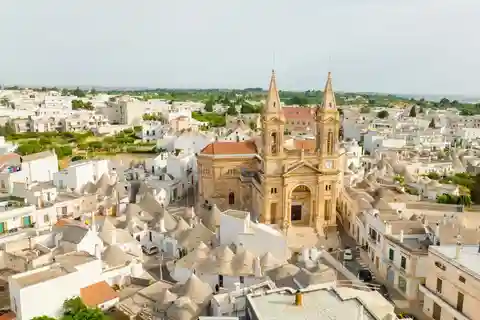 Bari: Alberobello and Matera Private Tour with Guide
