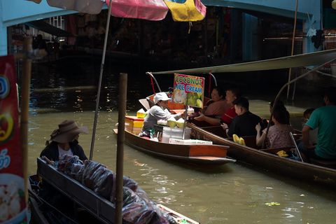 Bangkok: drijvende markt, Wat Sam Phran en cafés tourBangkok: Drijvende markt, Wat Sam Phran &amp; cafés tour