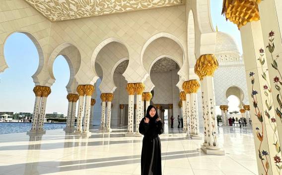 Von Dubai aus: Ganztagestour zur Großen Moschee von Abu Dhabi