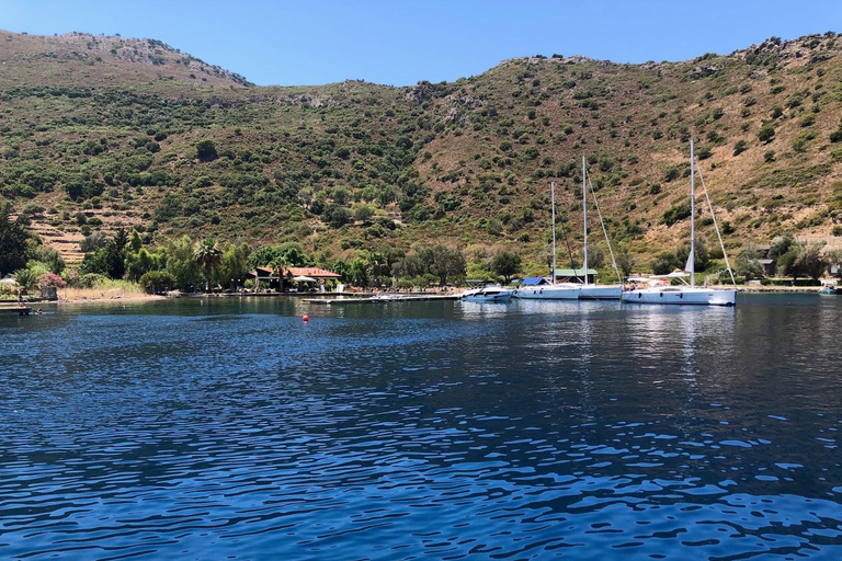 Gita in barca Antalya/Kemer Megastar con pranzo e servizio di prelievo in hotelGita in barca Megastar al punto di incontro