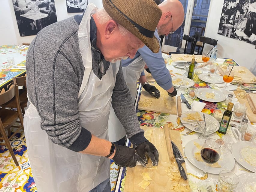 Naples, Pasta Cooking Class with Tiramisù and a Drink - Housity
