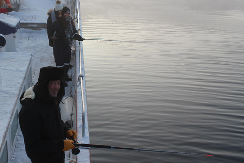 Tromsø:Arktische Fischerei & Meeresfrüchte Fjordkreuzfahrt auf LuxusyachtTromsø: Luxuriöse Kreuzfahrt zum Fischen und für Meeresfrüchte