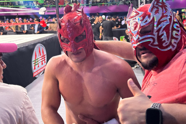 Mexico City:AAA x WWE Lucha Libre Tour with Guide and Ticket Mexico City: Lucha Libre Match with Ice Cream & Guide