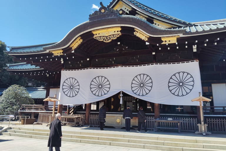 Tokyo War History Tour: Yasukuni Shrine & War Museum War & Remembrance Tour (3.5 Hours)