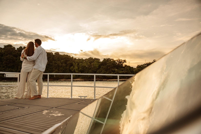 Phuket: Phi Phi Islands Day Trip with Meals & Transfer