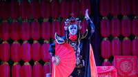 Sichuan opera show at JinJiang theater - Housity