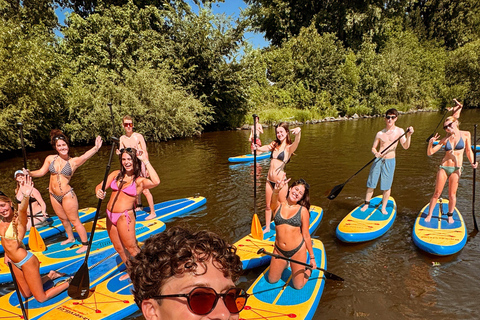 Praga: 2 ore di paddle boarding nel centro cittàPraga: 2 ore di paddle boarding nel centro della città