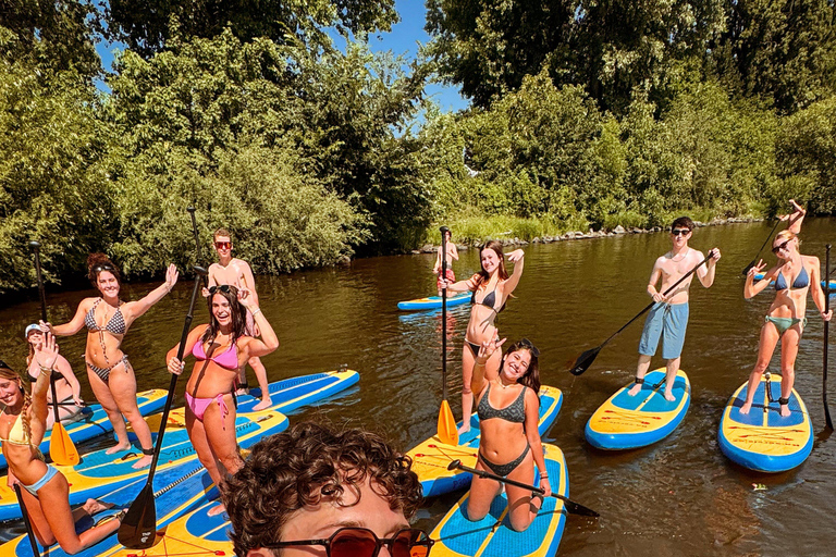 Praga: 2 ore di paddle boarding nel centro cittàPraga: 2 ore di paddle boarding nel centro della città