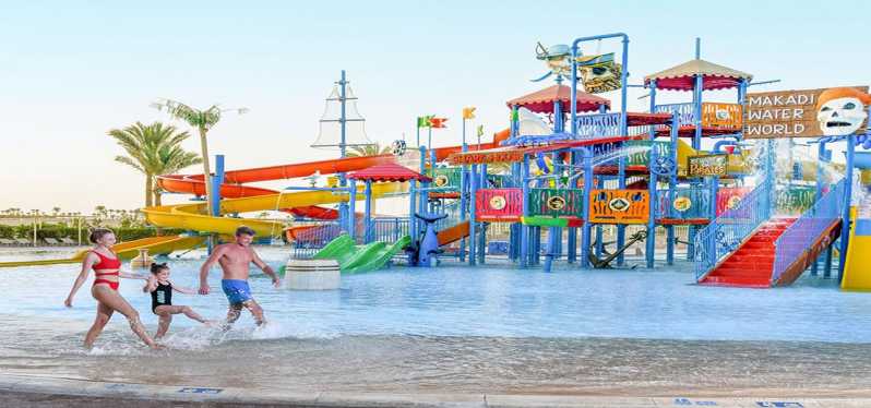 Hurghada: Makadi Water World with Lunch & Transfers