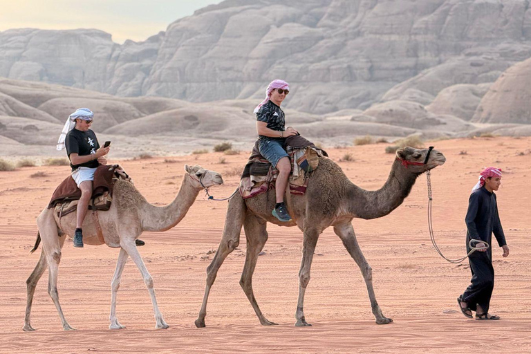 Wadi Rum: Adventure Tour with Photographer and Sunset Point