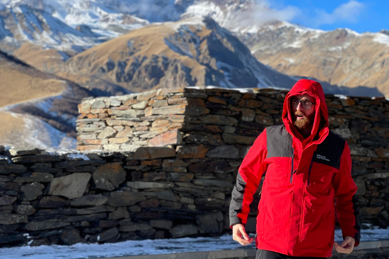 En gemensam transfer från Tbilisi till Kazbegi (Stepantsminda)