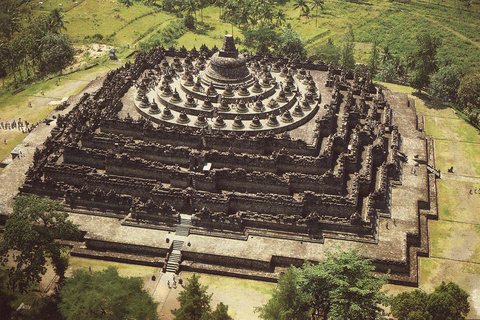 Borobudur Tour: garandeert beklimming van de tempelstructuur