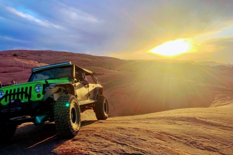 Excursión en jeep por MoabExcursión en jeep por Moab al atardecer