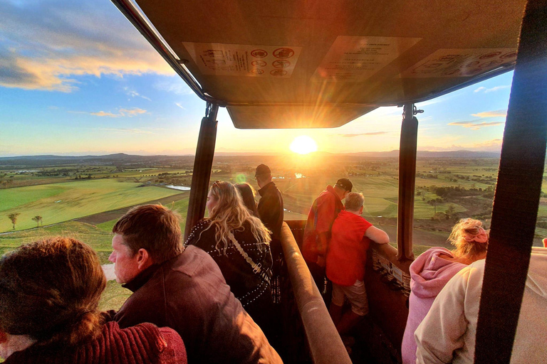 Gold Coast: Hot Air Balloon Flight, Sparkling Wine & Photos