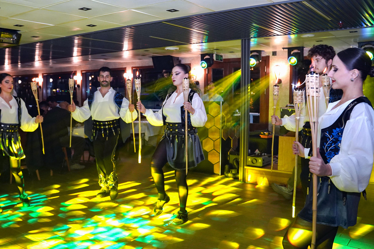 Istanbul: Luxury Dinner Cruise Pickup Include Menu + Soft drinks + Meeting point