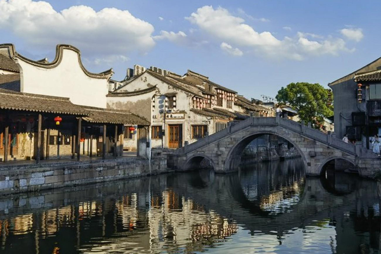 Shanghai: Xitang Night Water Town & Paddleboard Trip