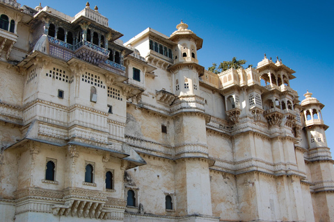 Udaipur: Stadspaleis, Jagdish Tempel en Lake Pichola Tour