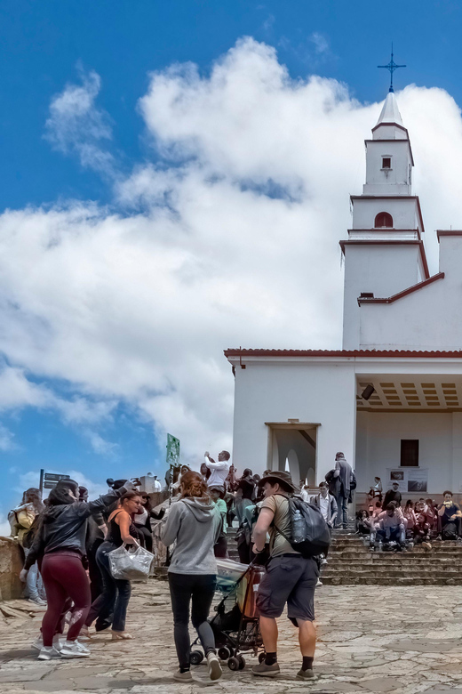 Colagem de mídia