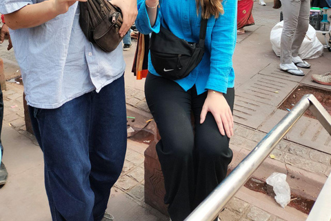 Mercado nocturno y comida callejera en Delhi (medio día, guiado por mujeres)Mercado de día y comida callejera en Delhi (medio día, guiado por mujeres)