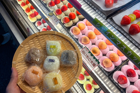 Tsukiji Fish Market Food Tour in Tokyo: Seafood Delight