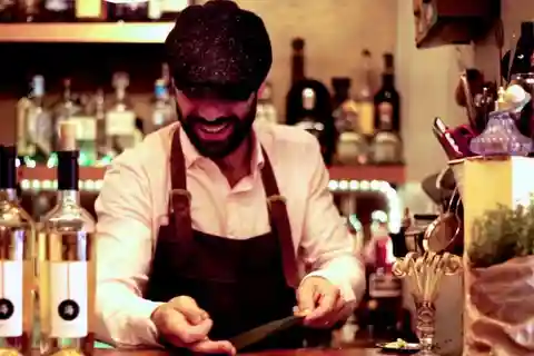Bologna: Guided Bar Crawl in the Old Town